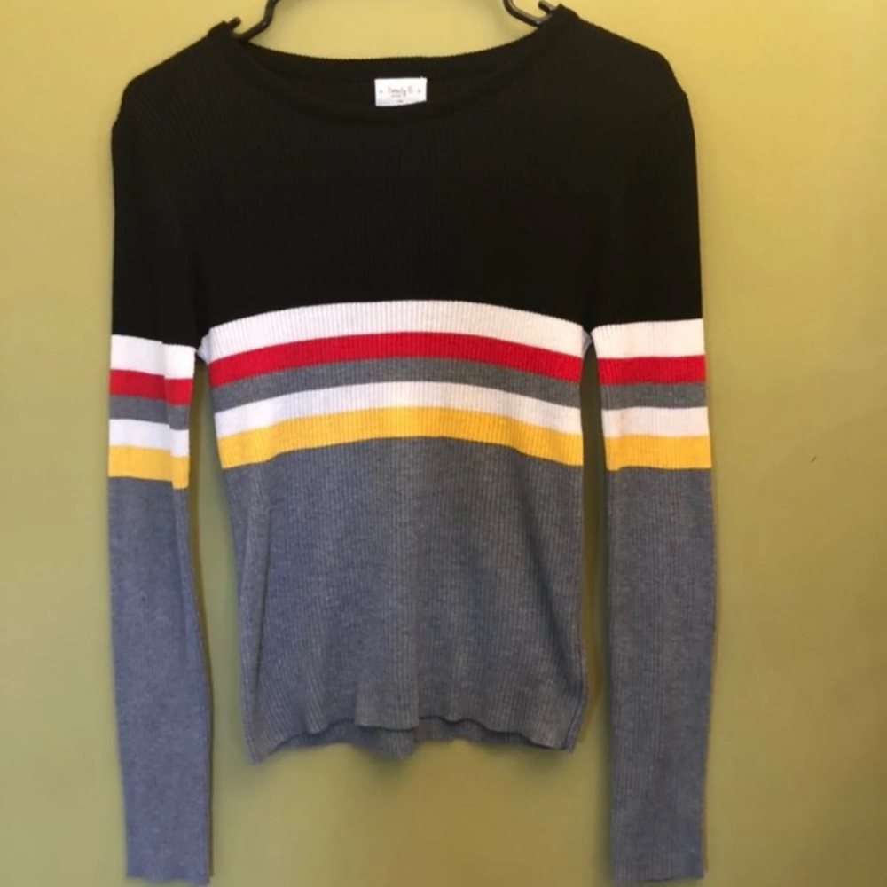 LIGHT SWEATER SIZE L